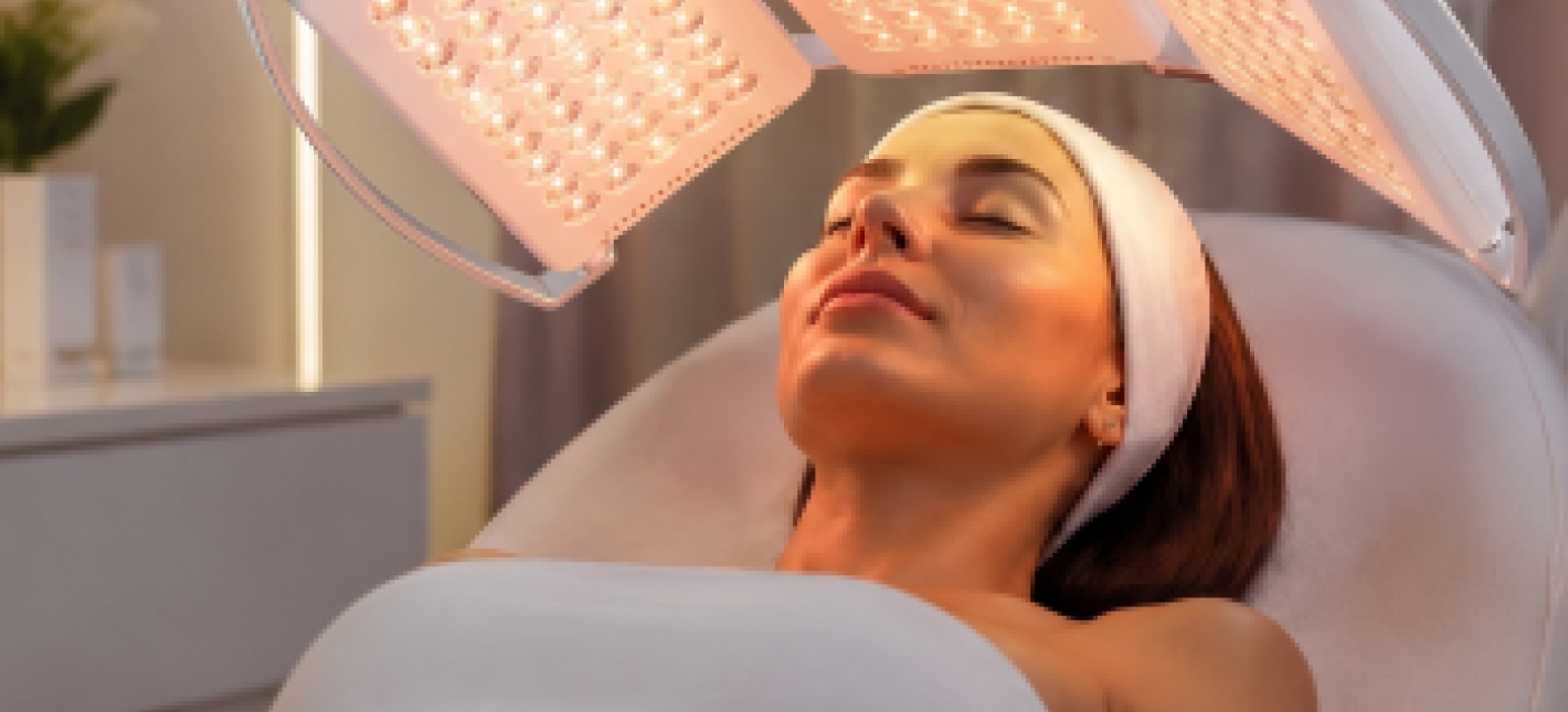 Светолечение на аппарате Estetica LightCare Pro